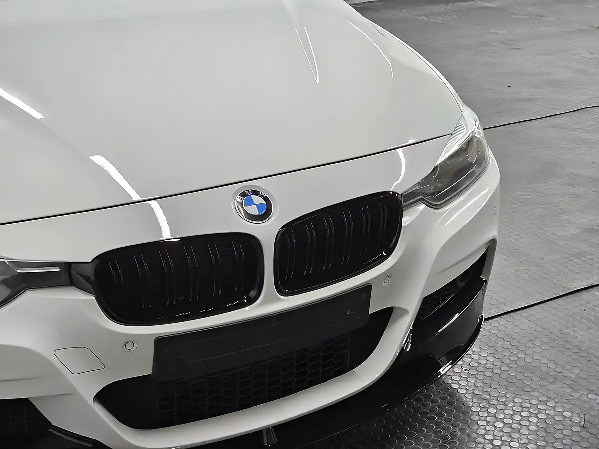Used 2015 BMW 3 Series M Sport Alpine White - Interior and Exterior details 19