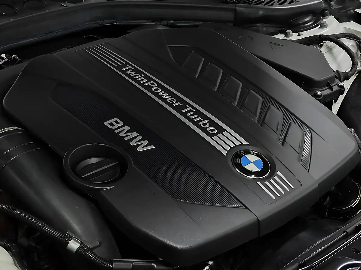 Used 2015 BMW 3 Series M Sport Alpine White - Interior and Exterior details 20
