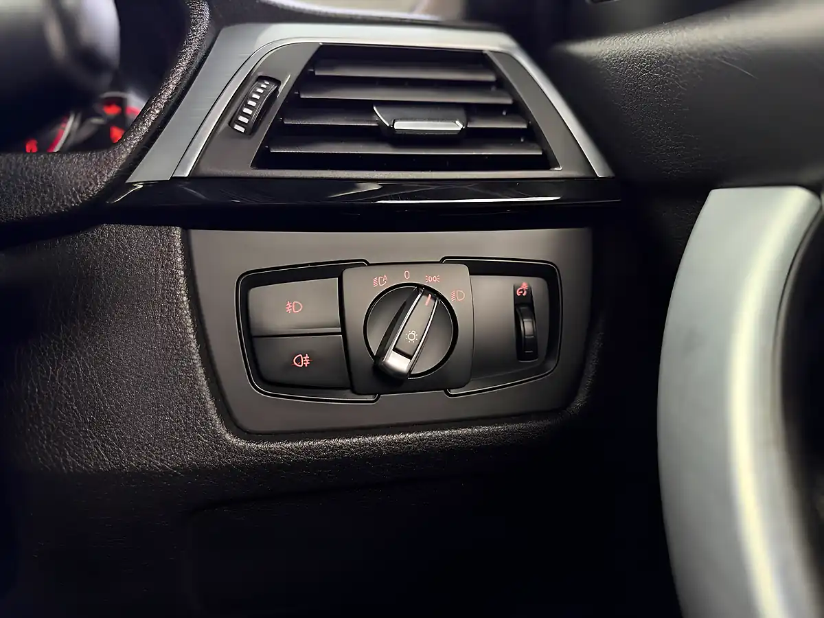 Used 2015 BMW 3 Series M Sport Black Sapphire - Interior and Exterior details 15