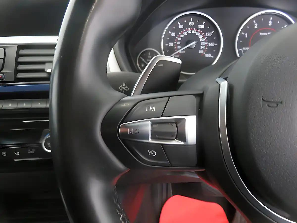 Used 2015 BMW 3 Series M Sport Blue - Interior and Exterior details 17