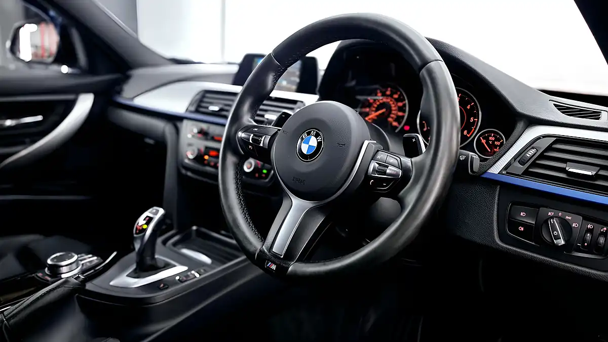 Used 2015 BMW 3 Series M Sport Melbourne Red - Interior and Exterior details 16