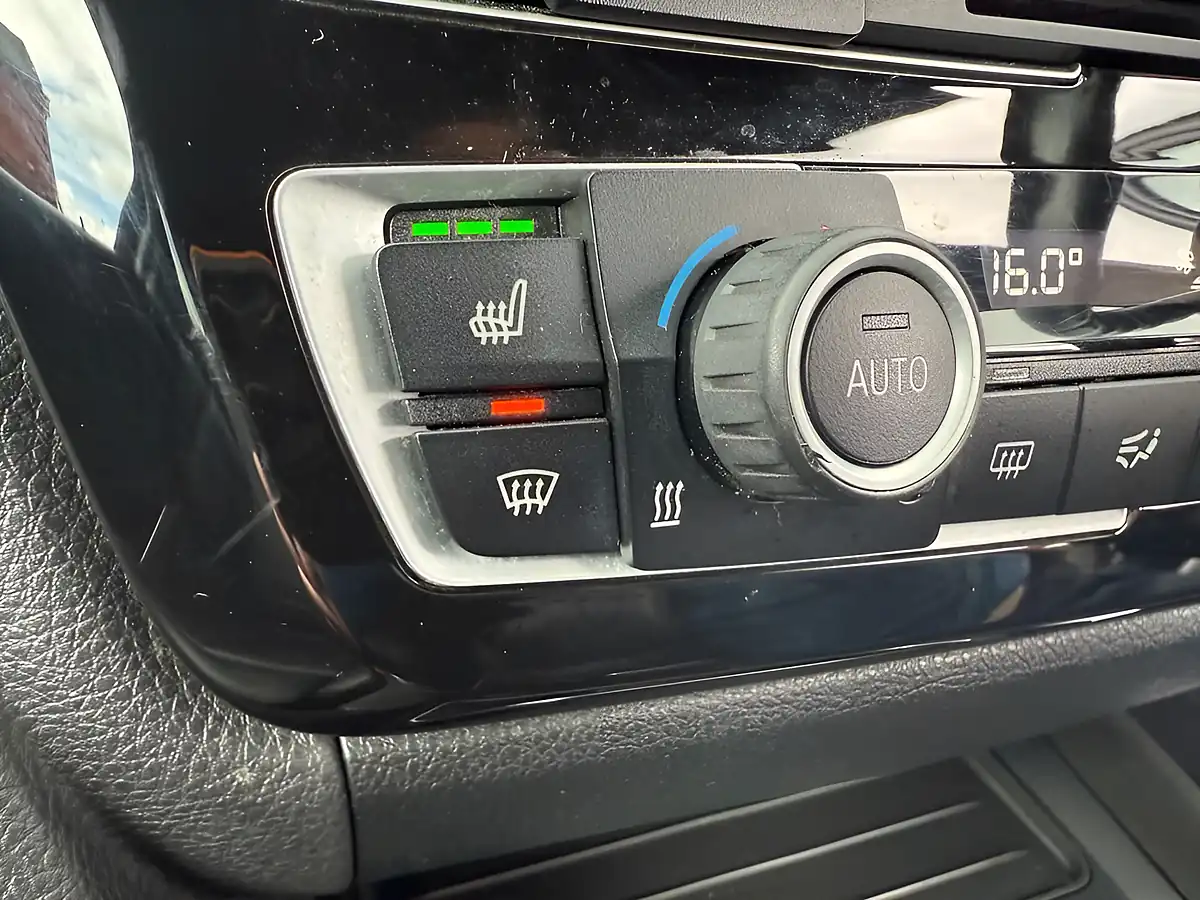 Used 2015 BMW 3 Series M Sport Silver - Interior and Exterior details 15