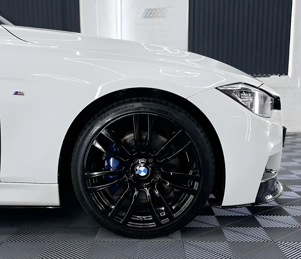 Used 2015 BMW 3 Series M Sport Touring Alpine White - Interior and Exterior details 16