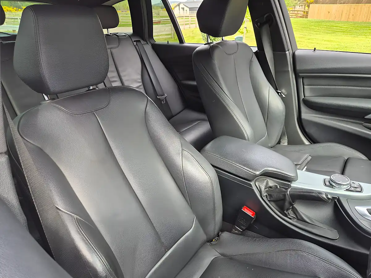 Used 2015 BMW 3 Series M Sport Touring Blue - Interior and Exterior details 7