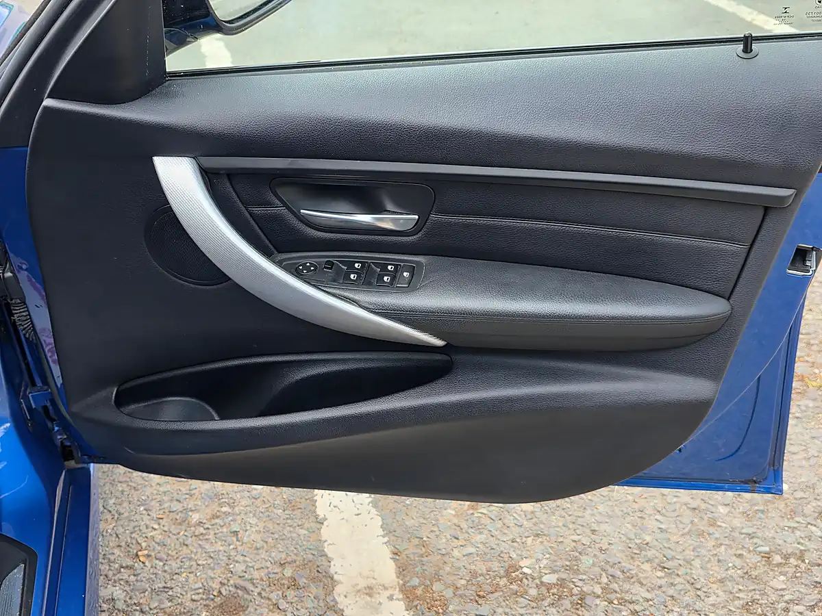 Used 2015 BMW 3 Series M Sport Touring Blue - Interior and Exterior details 12