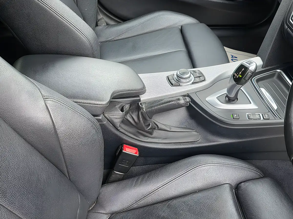 Used 2015 BMW 3 Series M Sport Touring Blue - Interior and Exterior details 16