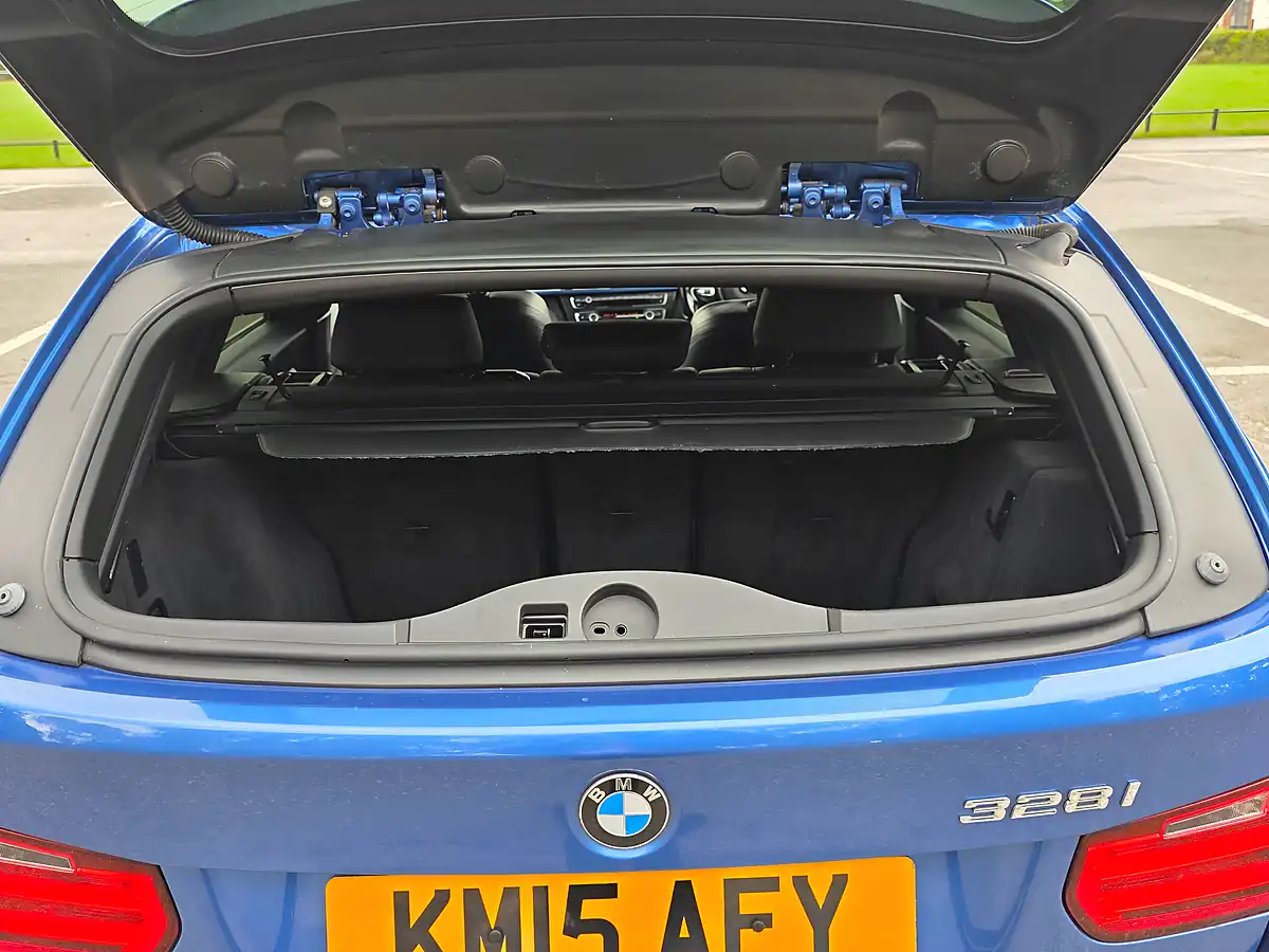 Used 2015 BMW 3 Series M Sport Touring Blue - Interior and Exterior details 17