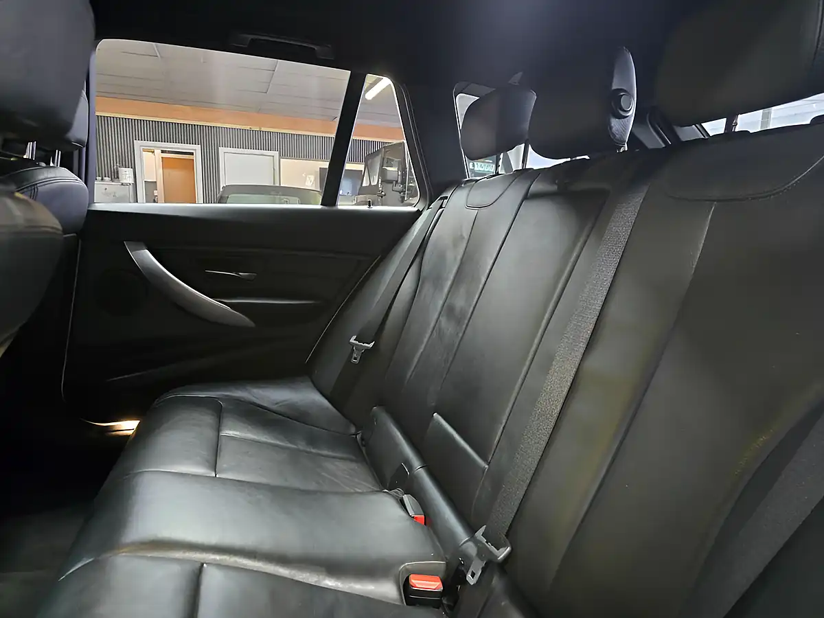 Used 2015 BMW 3 Series M Sport White - Interior and Exterior details 10