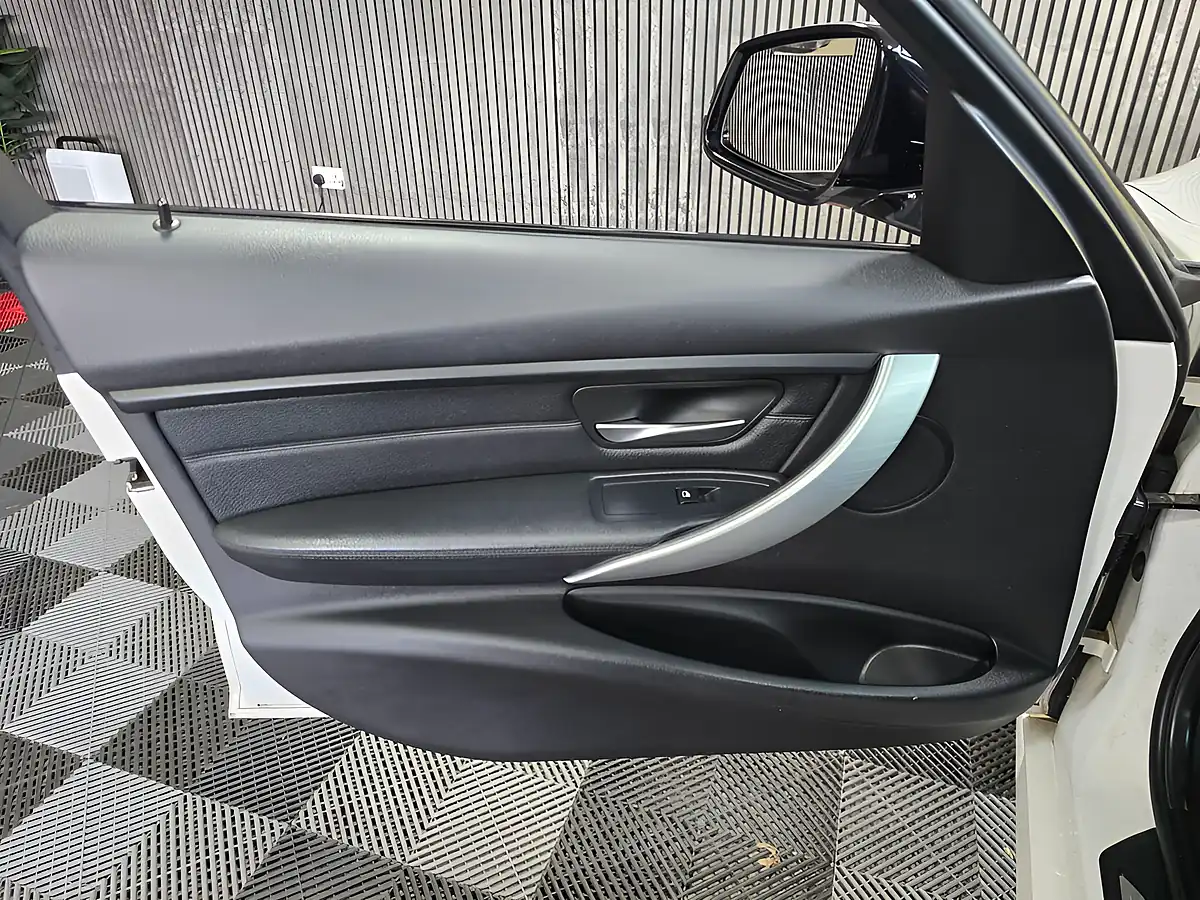 Used 2015 BMW 3 Series M Sport White - Interior and Exterior details 11