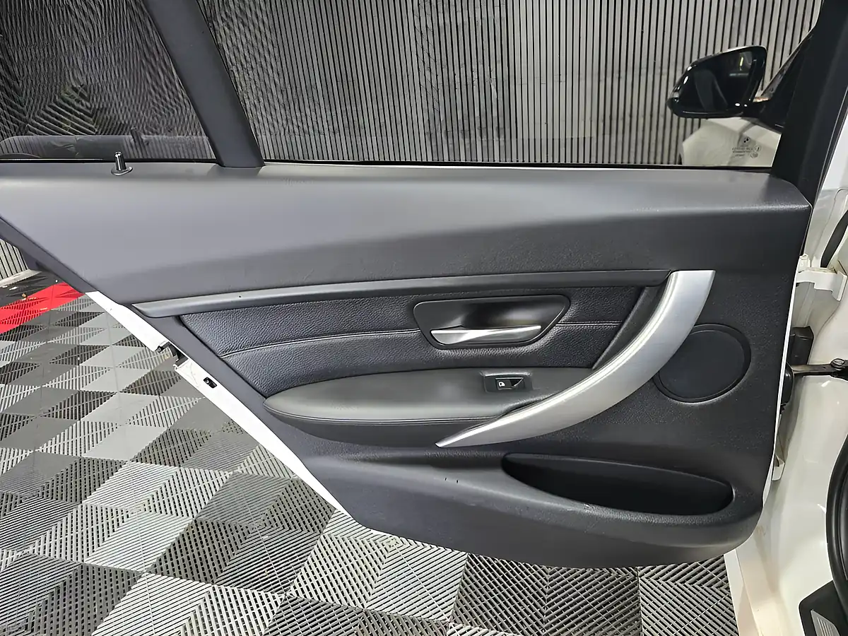Used 2015 BMW 3 Series M Sport White - Interior and Exterior details 12