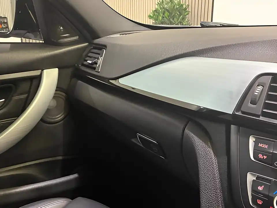 Used 2015 BMW 3 Series M Sport White - Interior and Exterior details 13
