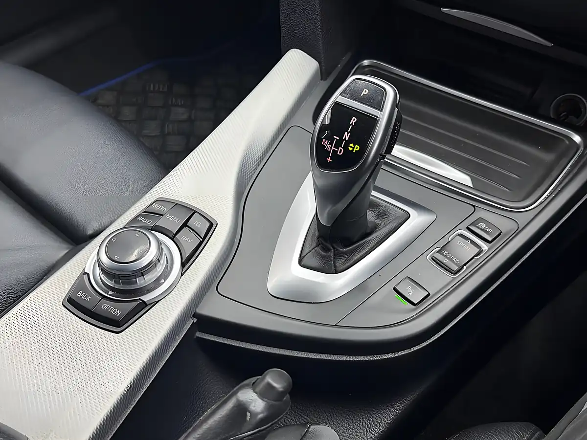 Used 2015 BMW 3 Series M Sport White - Interior and Exterior details 16