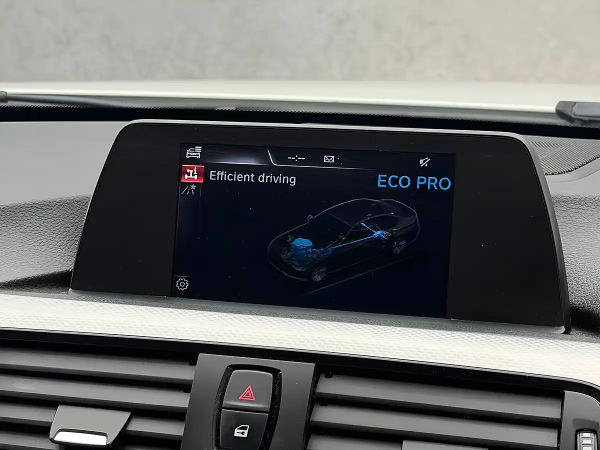Used 2015 BMW 3 Series M Sport White - Interior and Exterior details 17