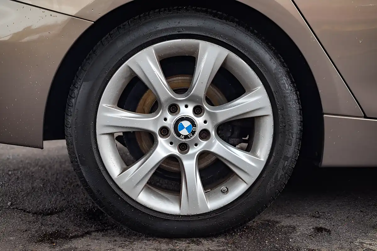 Used 2015 BMW 3 Series Se Gran Turismo Kalahari Beige - Interior and Exterior details 13
