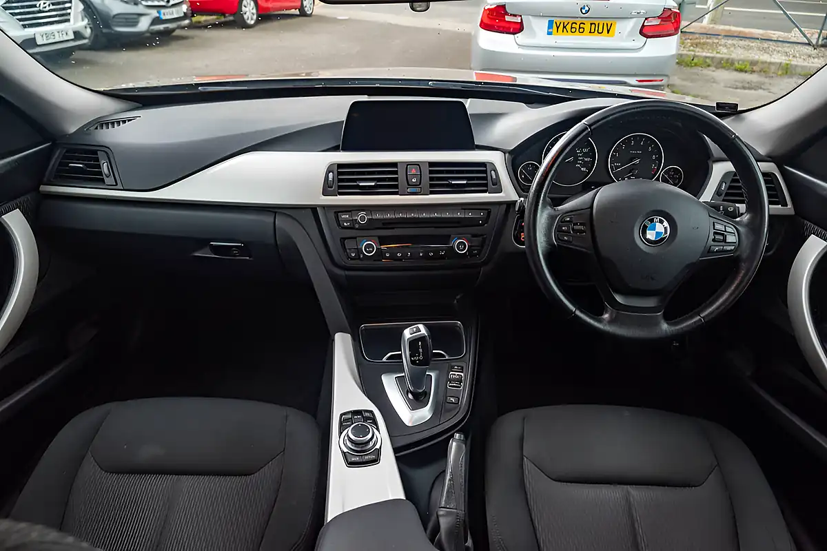 Used 2015 BMW 3 Series Se Gran Turismo Kalahari Beige - Interior and Exterior details 17
