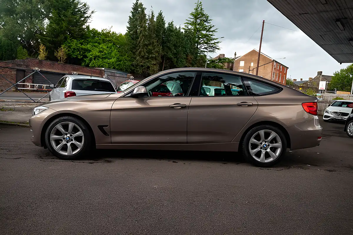 Used 2015 BMW 3 Series Se Gran Turismo Kalahari Beige - Interior and Exterior details 5