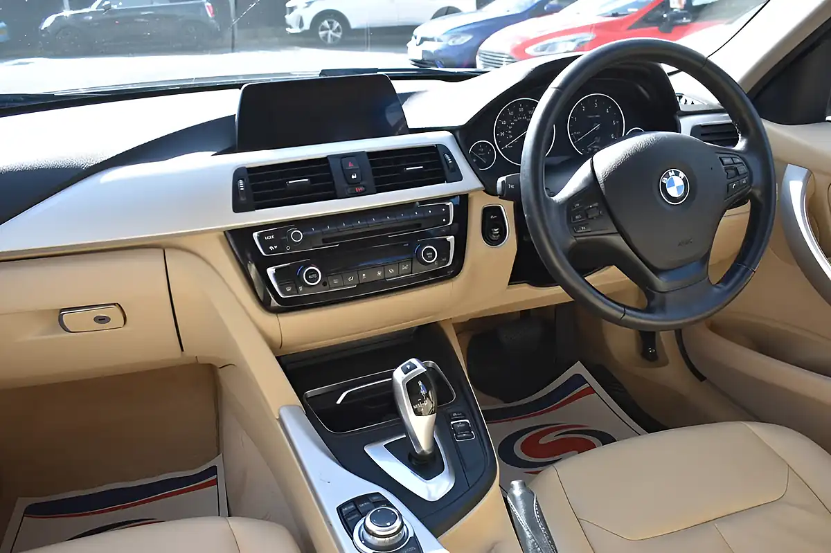 Used 2015 BMW 3 Series Se Grey - Interior and Exterior details 12