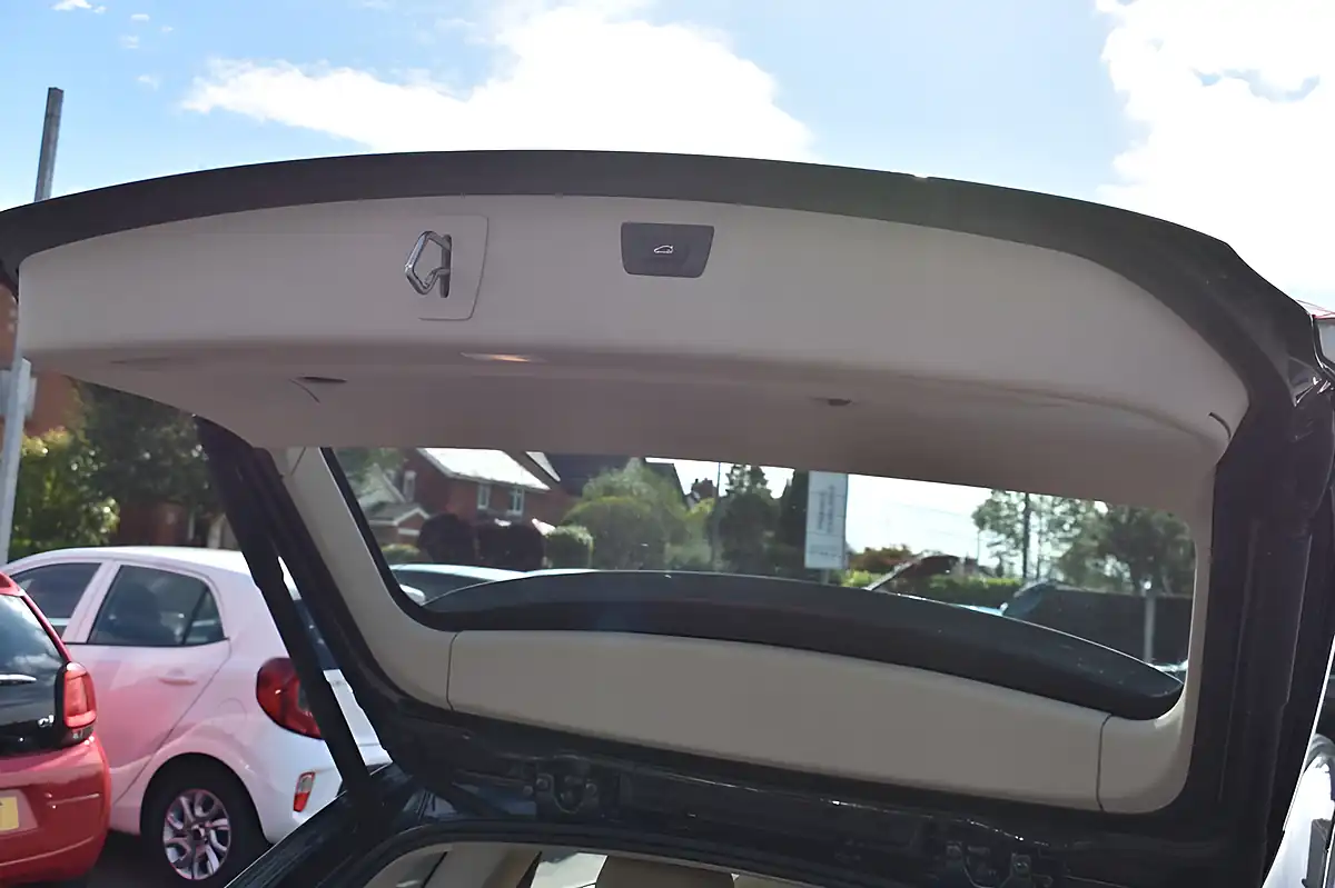 Used 2015 BMW 3 Series Se Grey - Interior and Exterior details 13