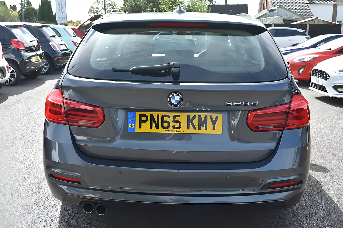 Used 2015 BMW 3 Series Se Grey - Interior and Exterior details 7