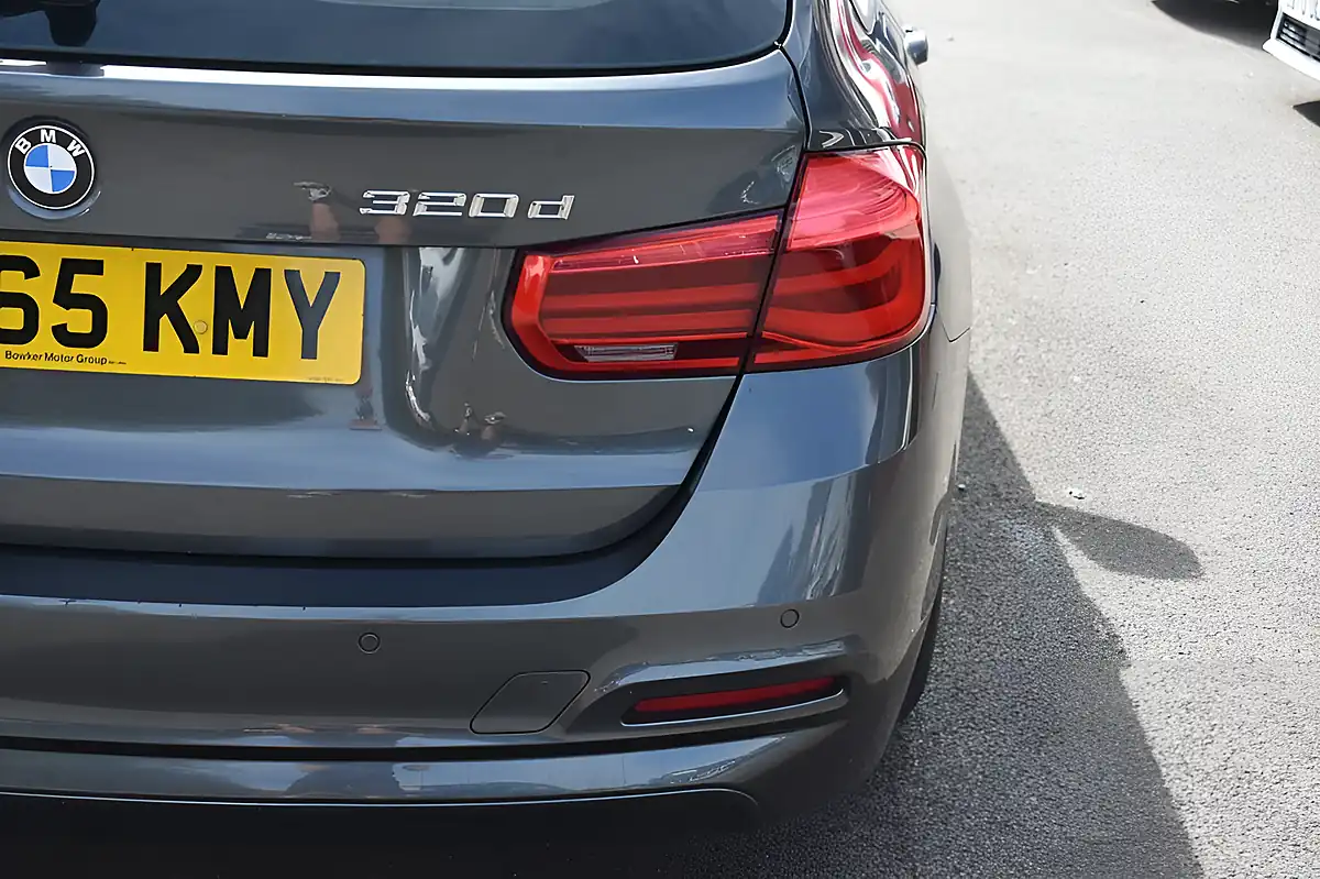 Used 2015 BMW 3 Series Se Grey - Interior and Exterior details 9