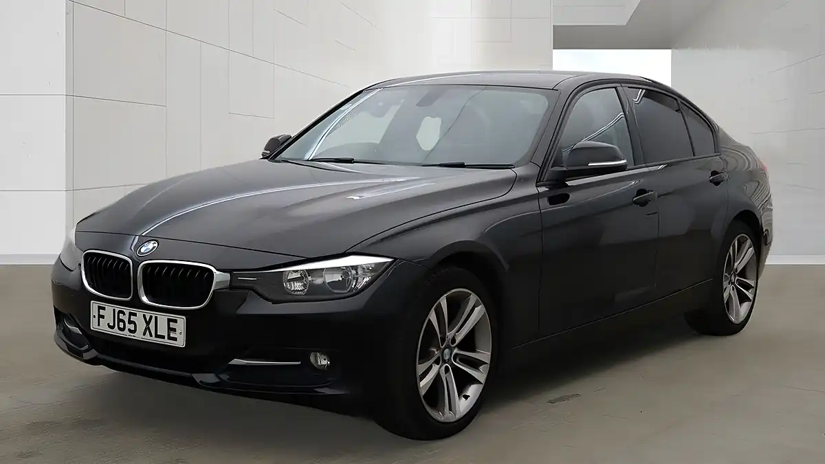 Used 2015 BMW 3 Series Sport Black - Interior and Exterior details 3