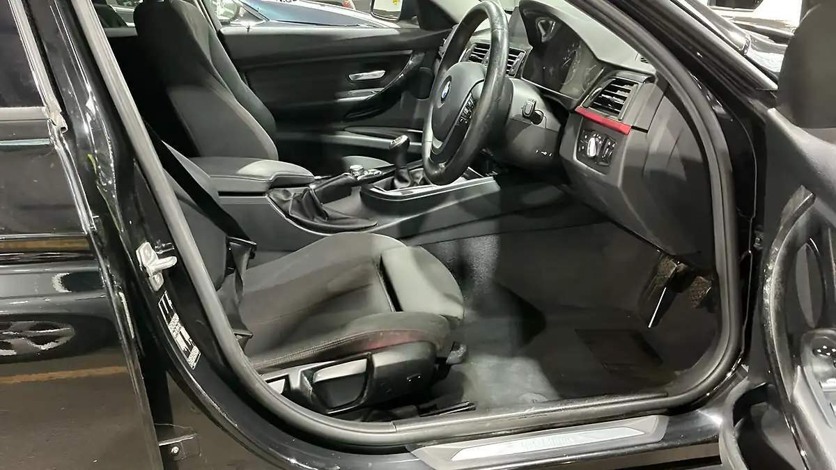 Used 2015 BMW 3 Series Sport Black - Interior and Exterior details 9