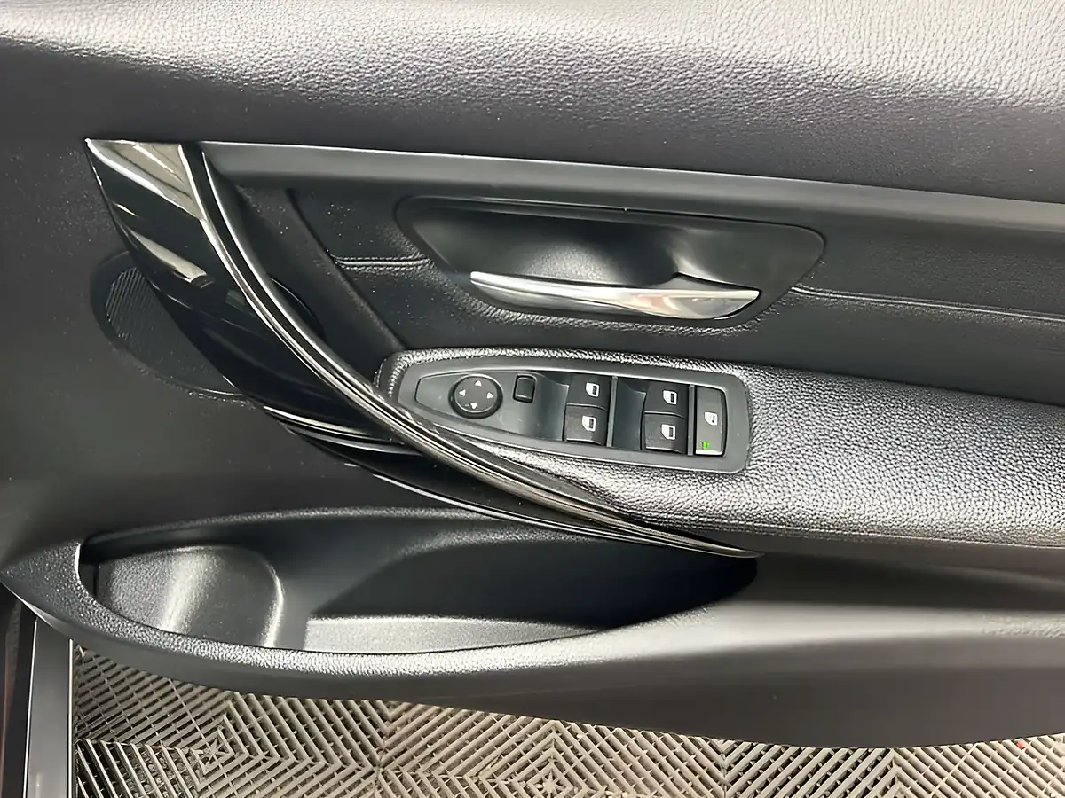 Used 2015 BMW 3 Series Sport Touring Mineral Grey - Interior and Exterior details 11