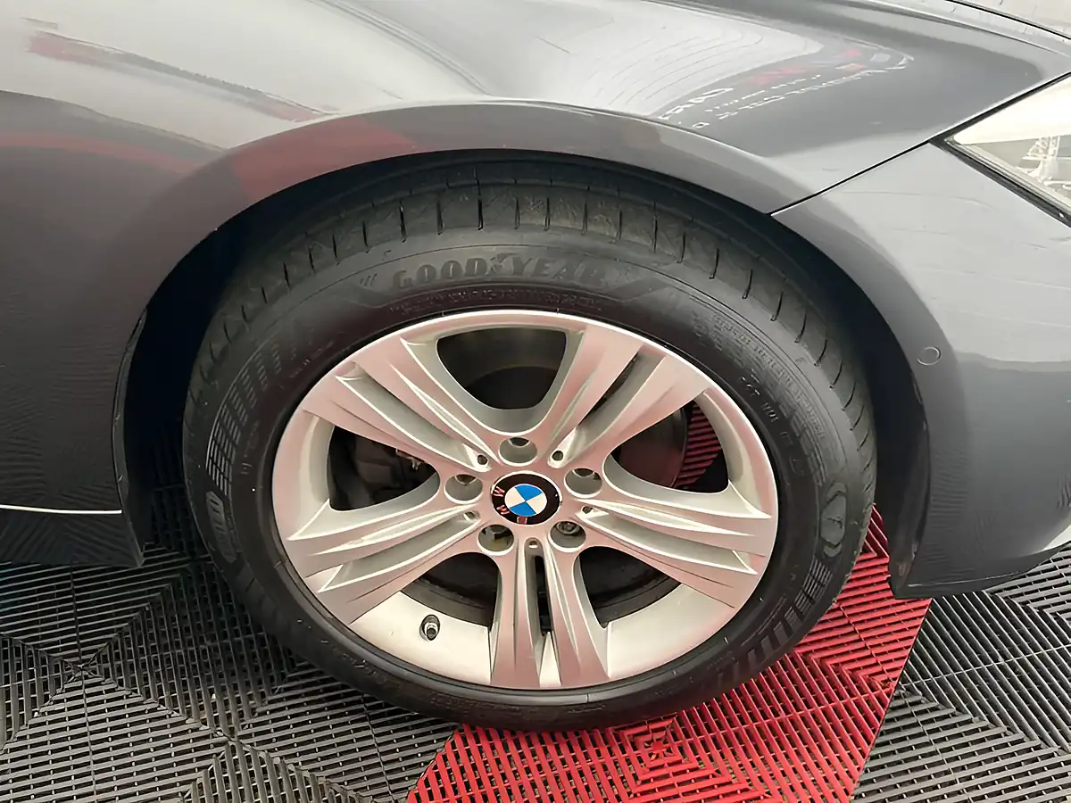 Used 2015 BMW 3 Series Sport Touring Mineral Grey - Interior and Exterior details 7