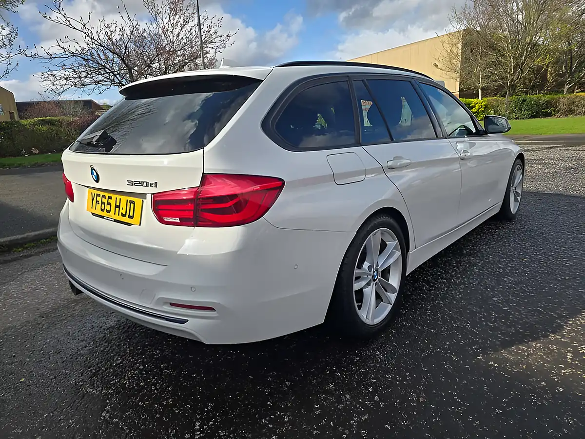 Used 2015 BMW 3 Series Sport White - Interior and Exterior details 10