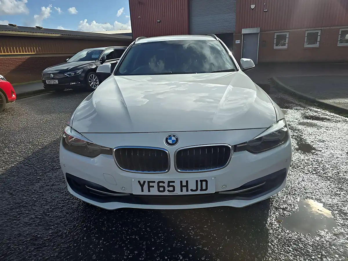 Used 2015 BMW 3 Series Sport White - Interior and Exterior details 2