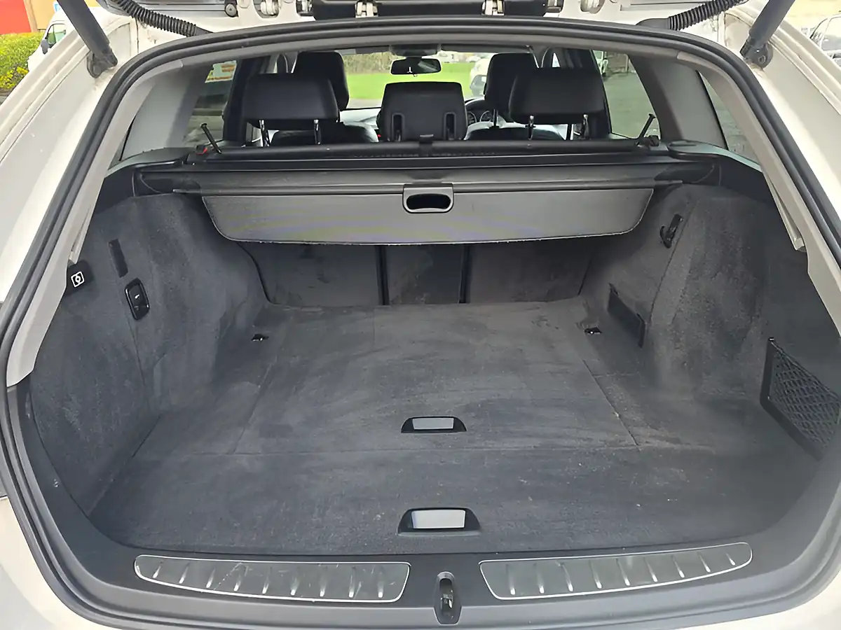 Used 2015 BMW 3 Series Sport White - Interior and Exterior details 20
