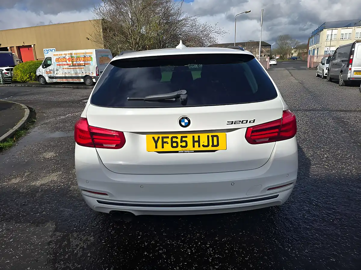 Used 2015 BMW 3 Series Sport White - Interior and Exterior details 9