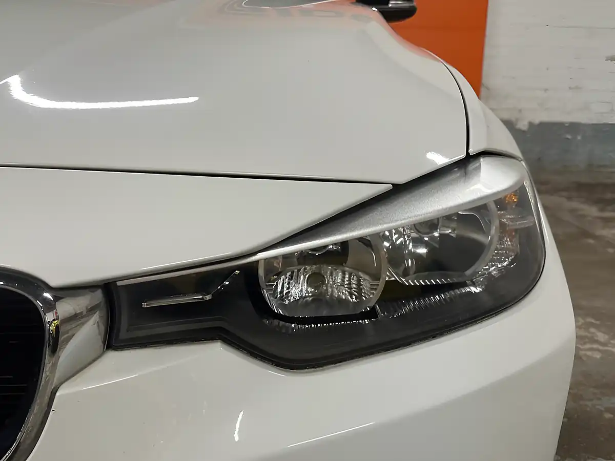 Used 2015 BMW 3 Series Sport White - Interior and Exterior details 11