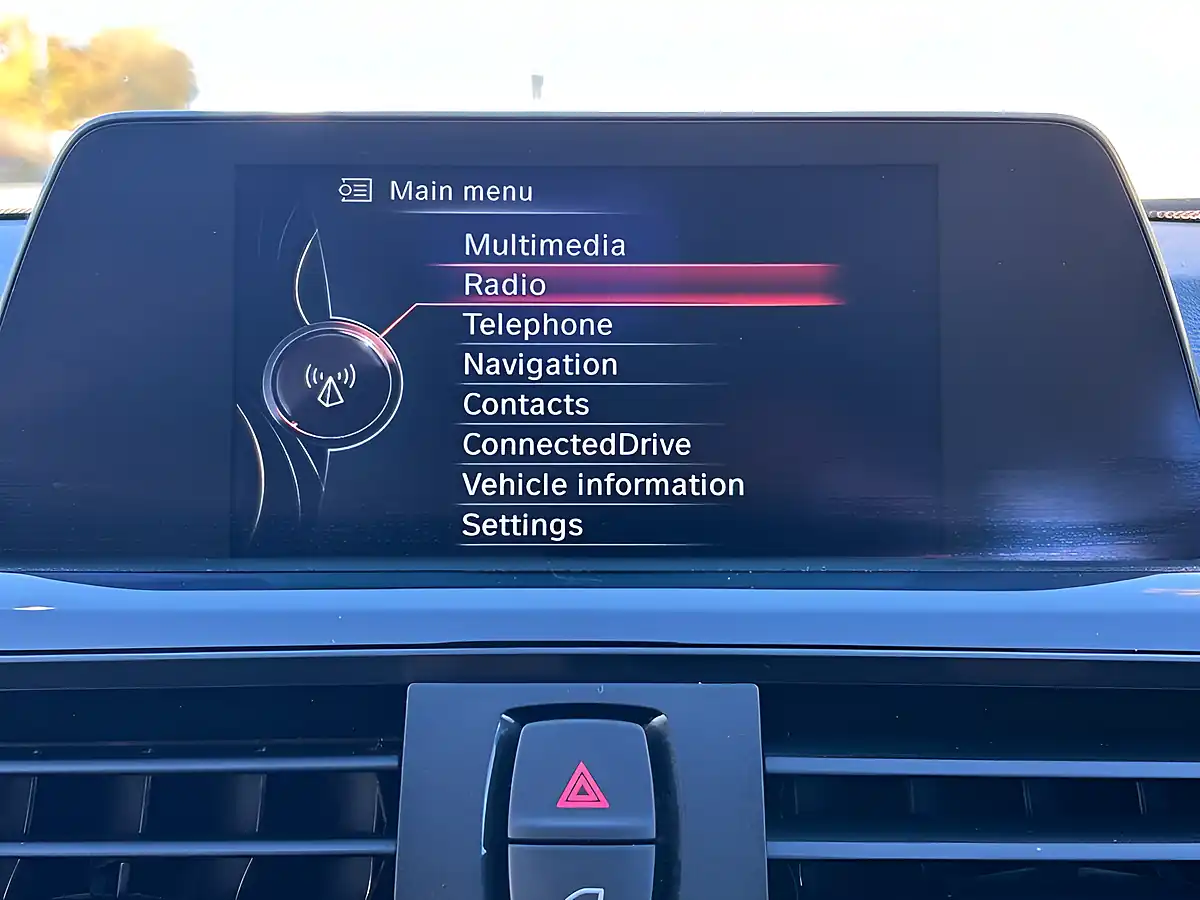 Used 2015 BMW 3 Series Sport White - Interior and Exterior details 17
