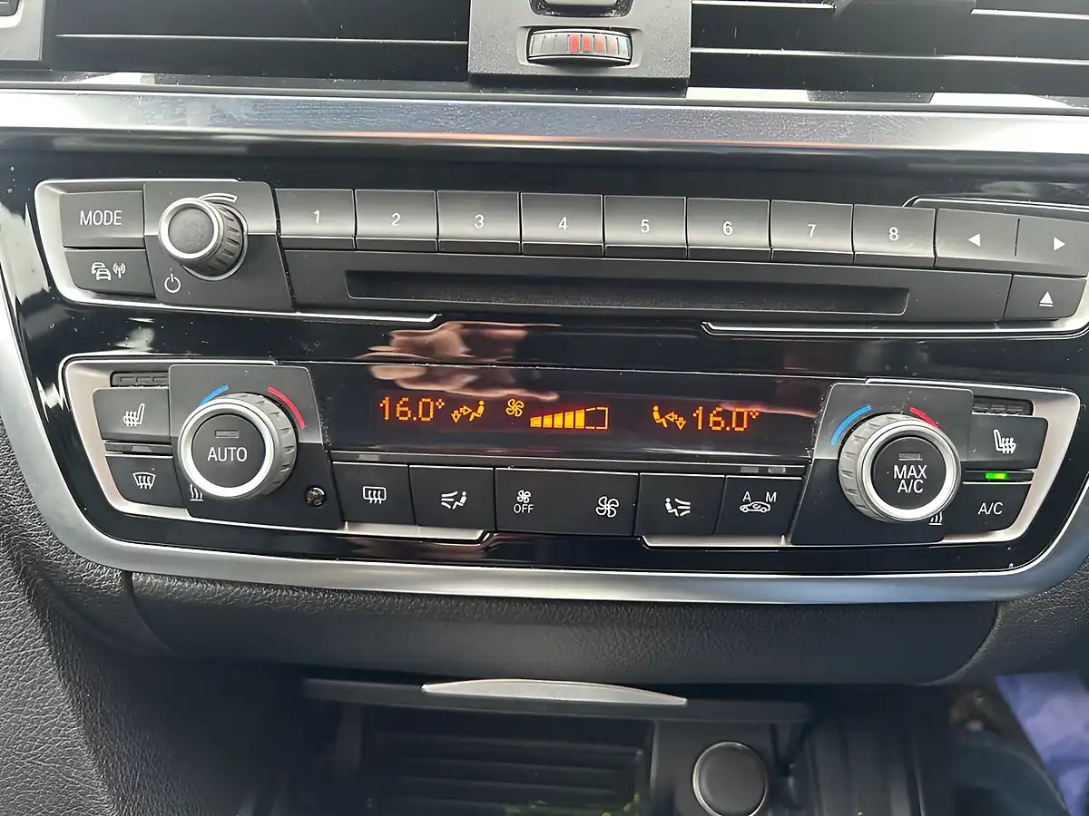 Used 2015 BMW 4 Series Gran Coupe Luxury Black - Interior and Exterior details 10