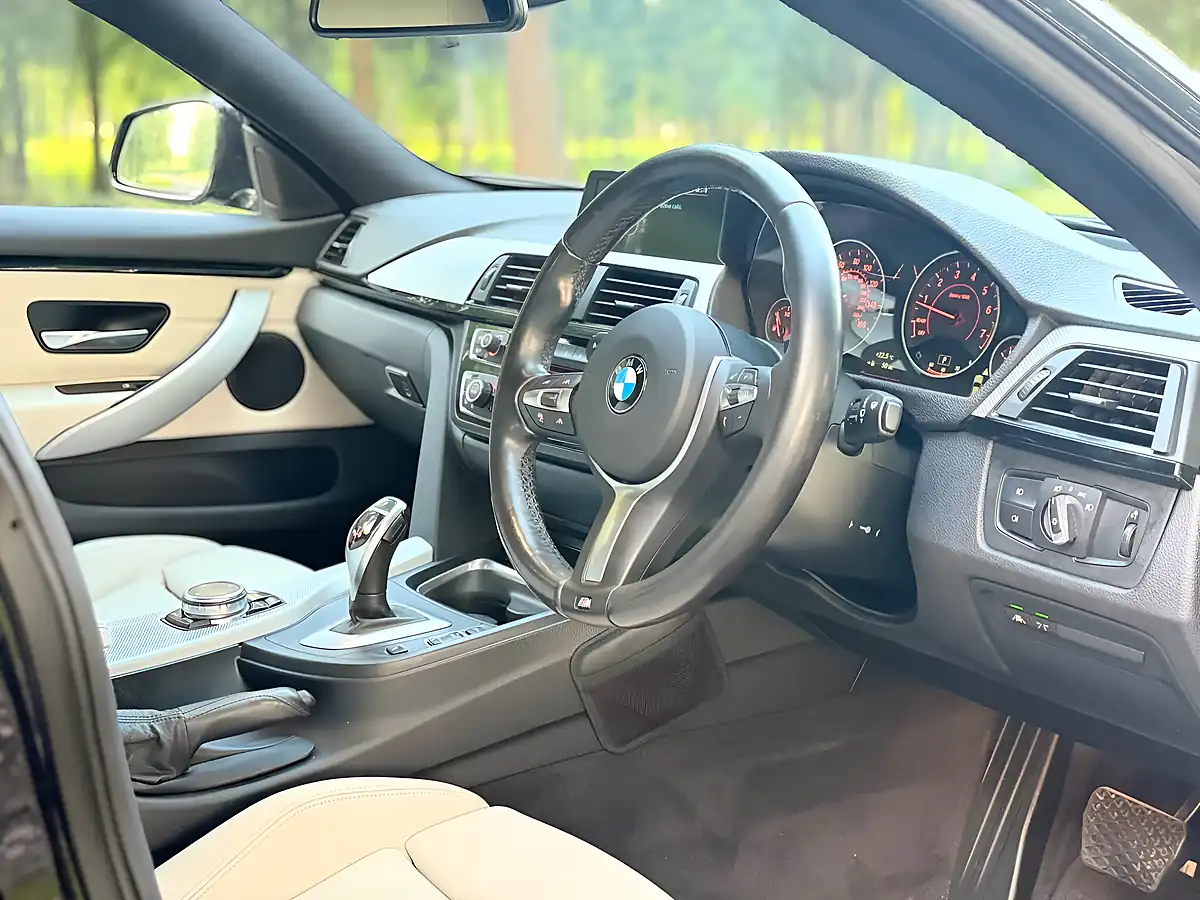Used 2015 BMW 4 Series Gran Coupe M Sport Black - Interior and Exterior details 16