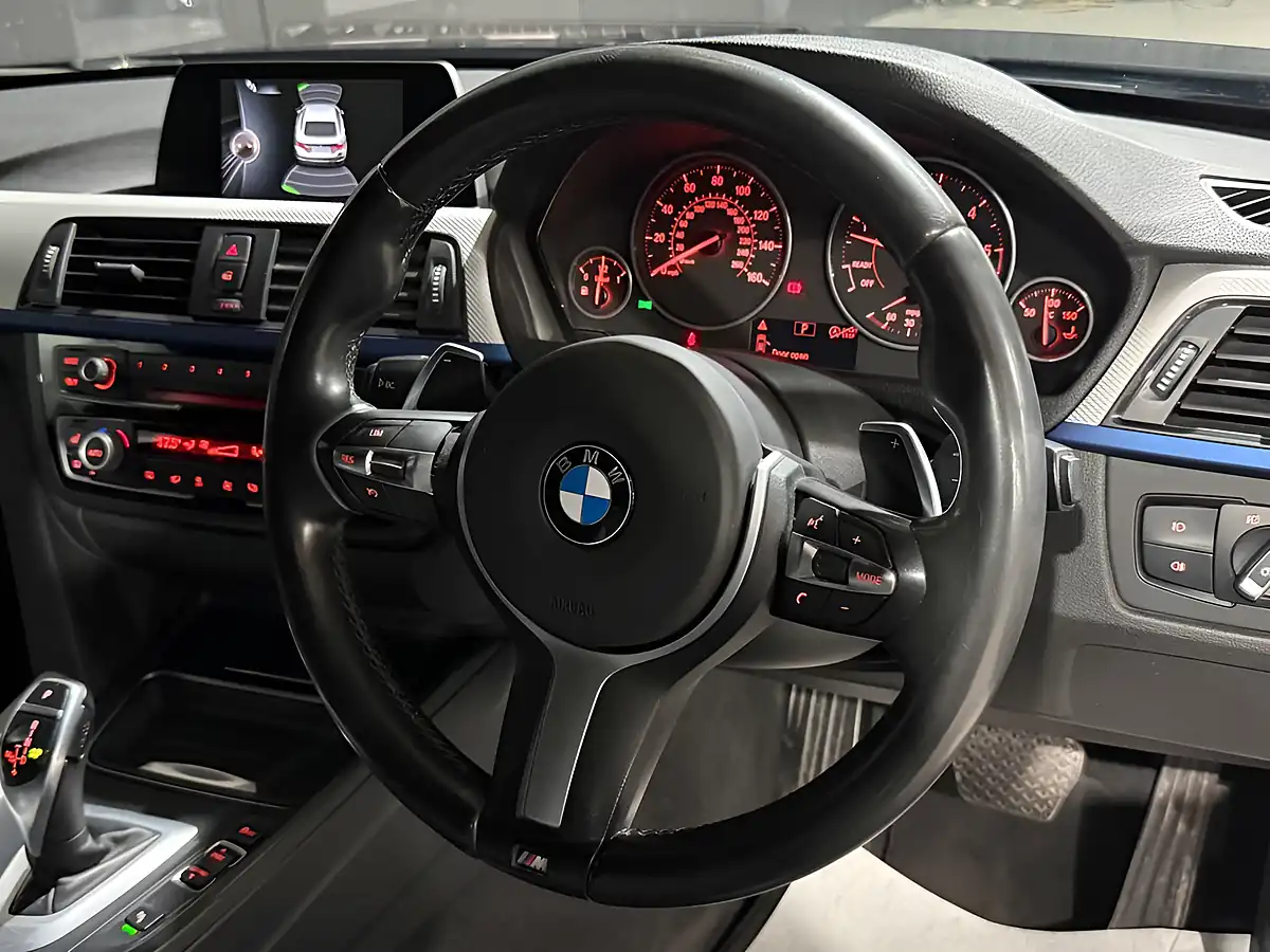 Used 2015 BMW 4 Series Gran Coupe M Sport Black - Interior and Exterior details 9