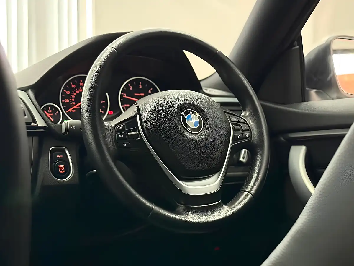 Used 2015 BMW 4 Series Gran Coupe Se White - Interior and Exterior details 15