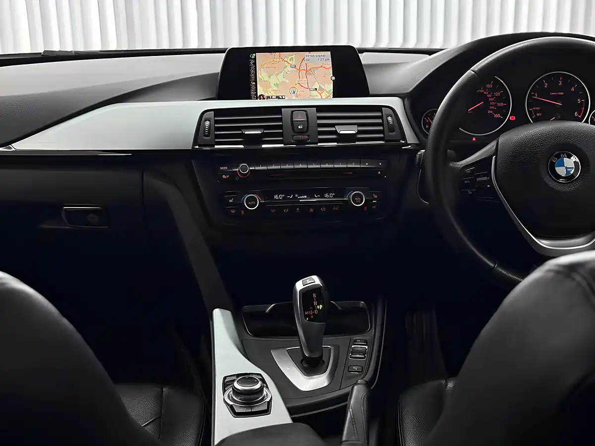 Used 2015 BMW 4 Series Gran Coupe Se White - Interior and Exterior details 16