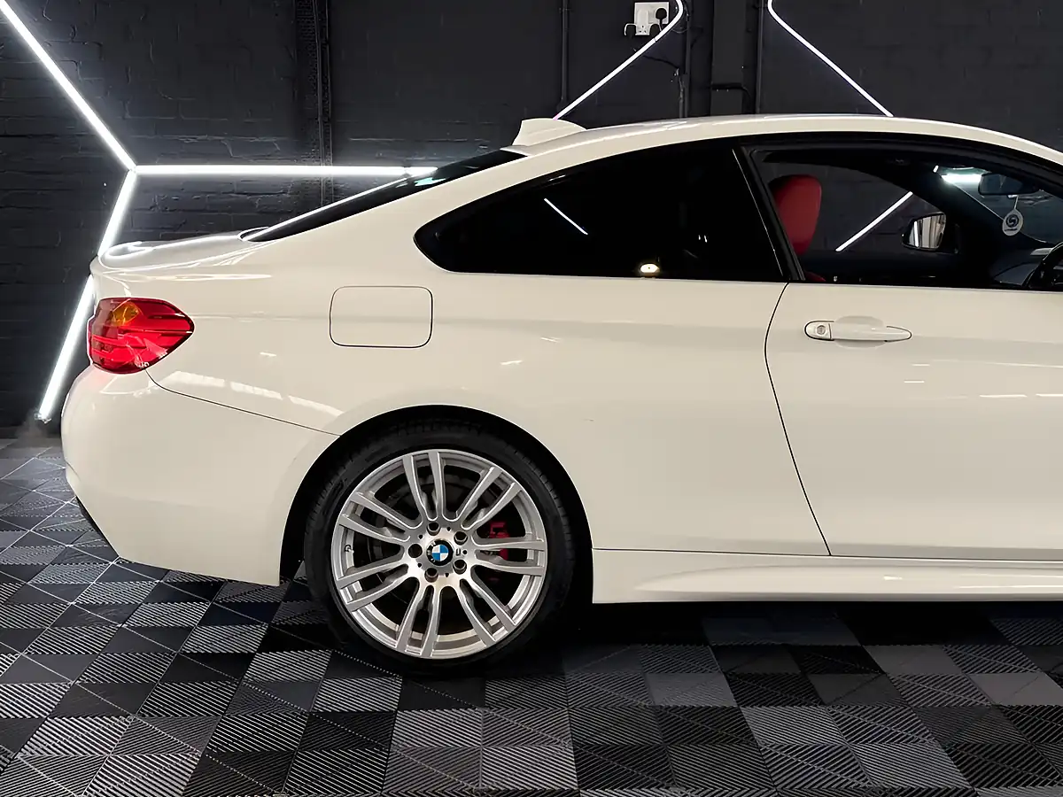 Used 2015 BMW 4 Series M Sport Alpine White - Interior and Exterior details 20