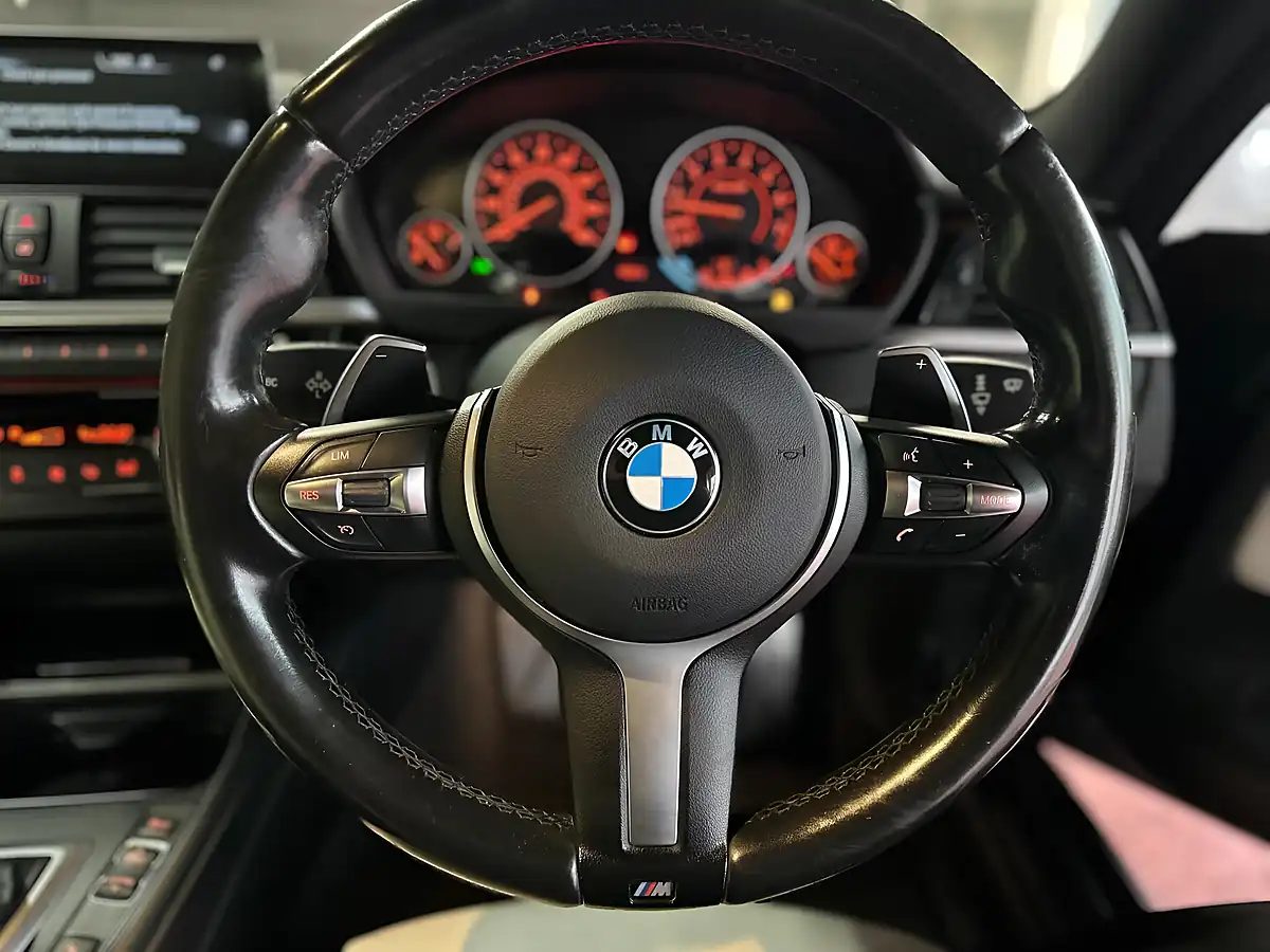 Used 2015 BMW 4 Series M Sport Black - Interior and Exterior details 14