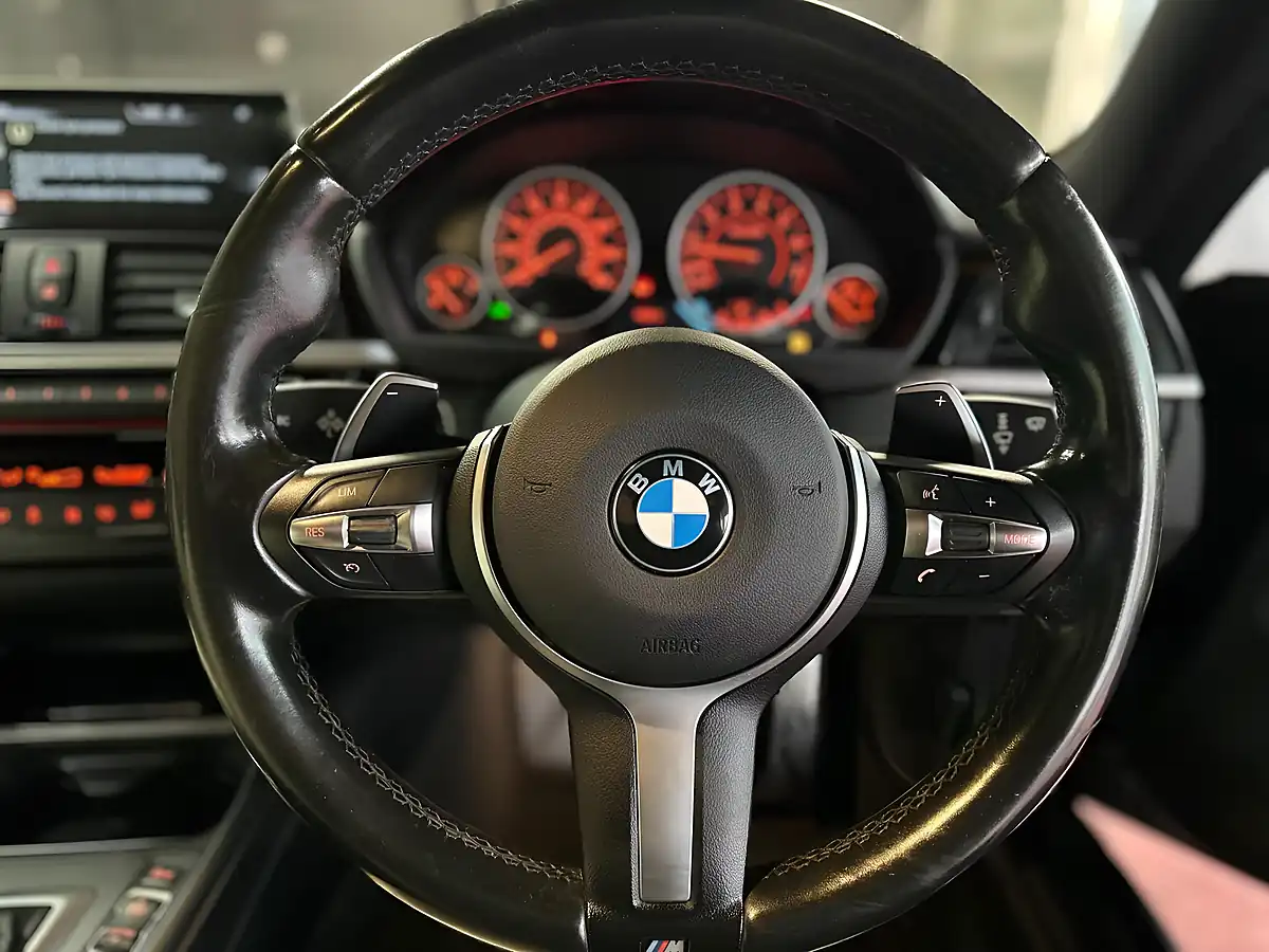 Used 2015 BMW 4 Series M Sport Black - Interior and Exterior details 16