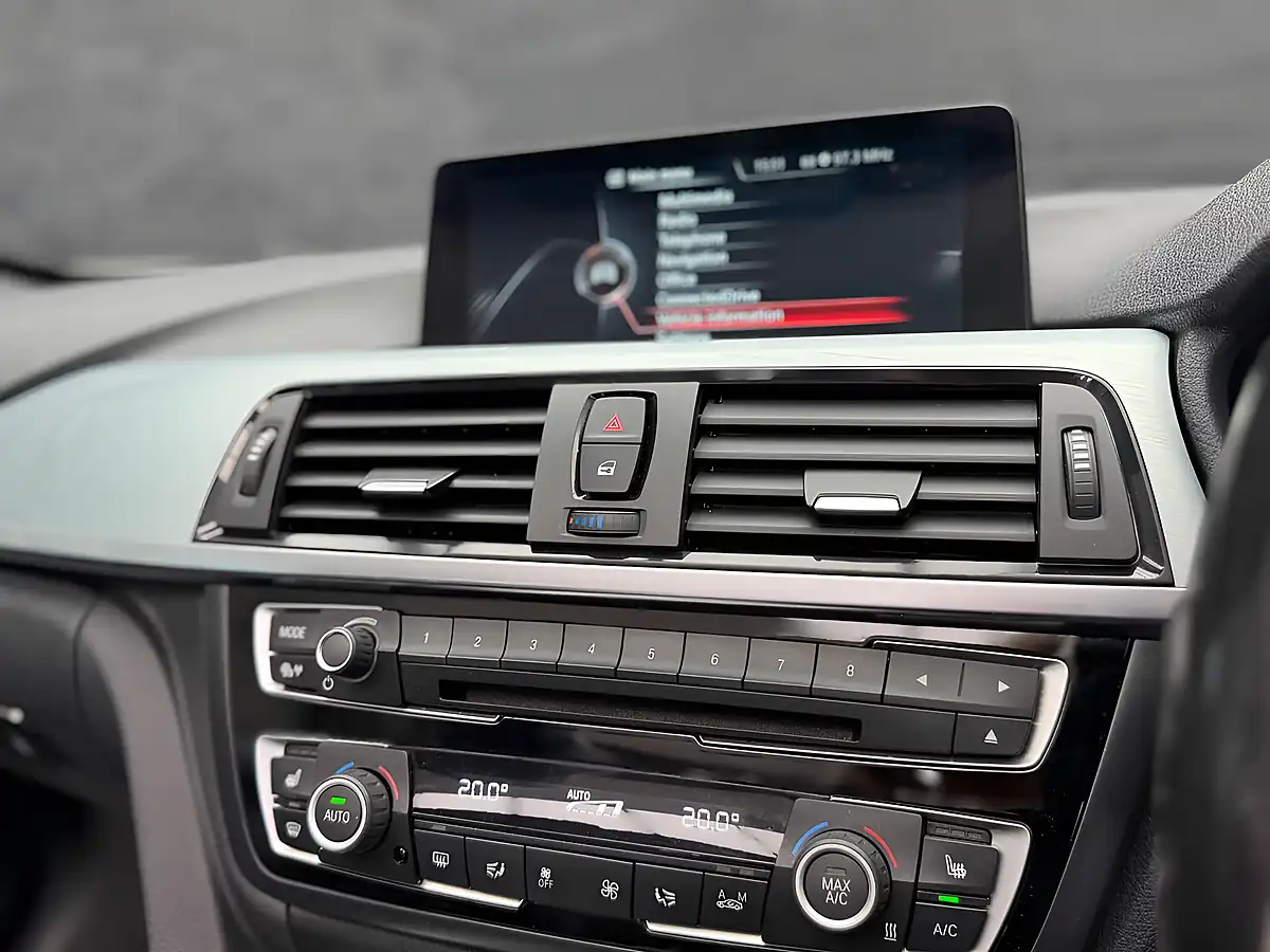Used 2015 BMW 4 Series M Sport Black - Interior and Exterior details 18