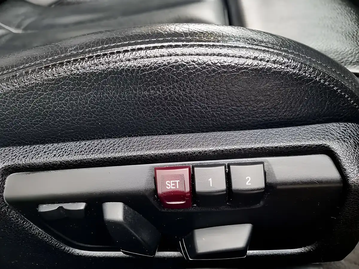 Used 2015 BMW 4 Series M Sport Blue - Interior and Exterior details 17