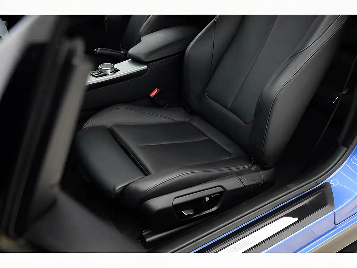 Used 2015 BMW 4 Series M Sport Blue - Interior and Exterior details 16
