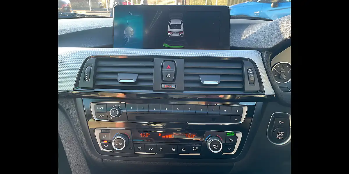 Used 2015 BMW 4 Series M Sport Blue - Interior and Exterior details 14