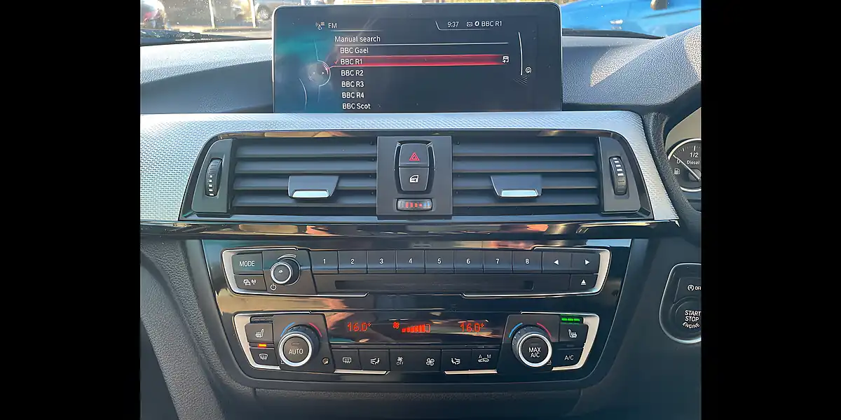Used 2015 BMW 4 Series M Sport Blue - Interior and Exterior details 17