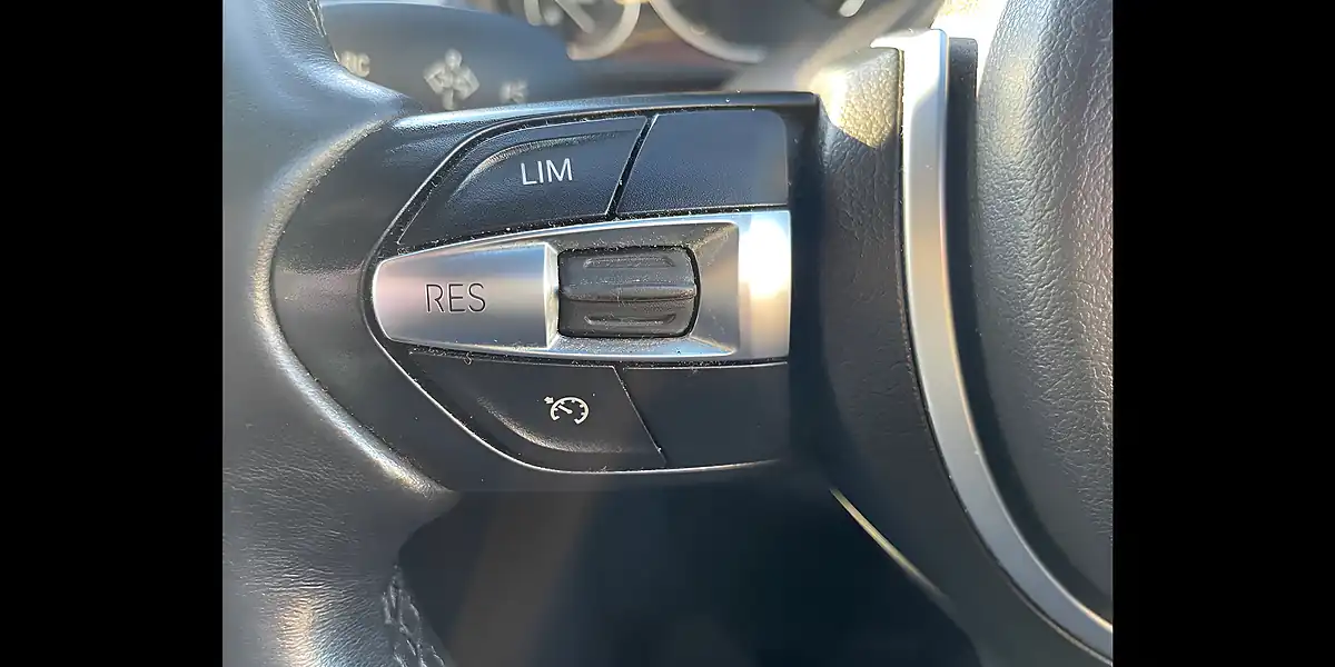 Used 2015 BMW 4 Series M Sport Blue - Interior and Exterior details 19