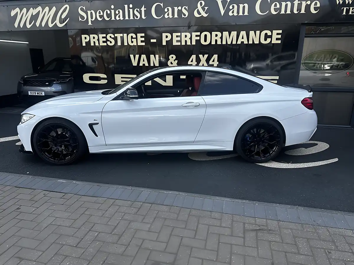 Used 2015 BMW 4 Series M Sport White - Front View
