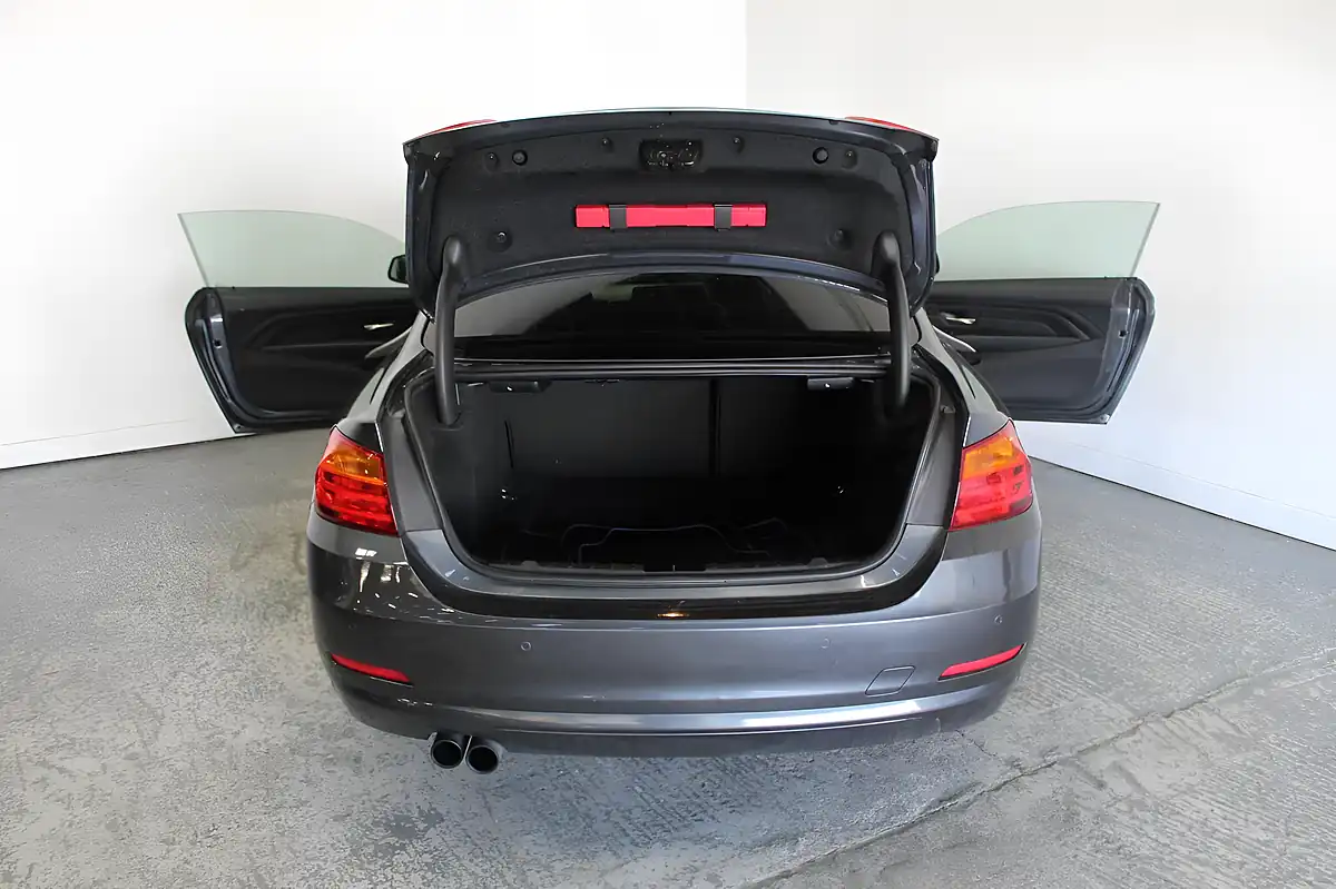 Used 2015 BMW 4 Series Se Grey - Interior and Exterior details 11